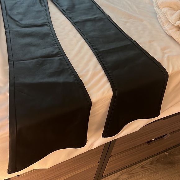 NWT EDIKTED Black Luna Faux Leather Flare Pants! - Picture 6 of 7